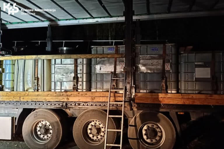 KAS zatrzymał nielegalny transport paliwa