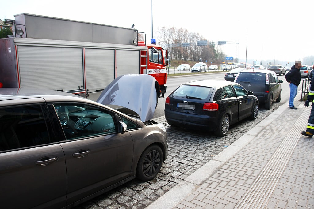 Kolizja w drodze po prezenty. Stłuczka pod Galerią Warmińską wypadek Wiadomości