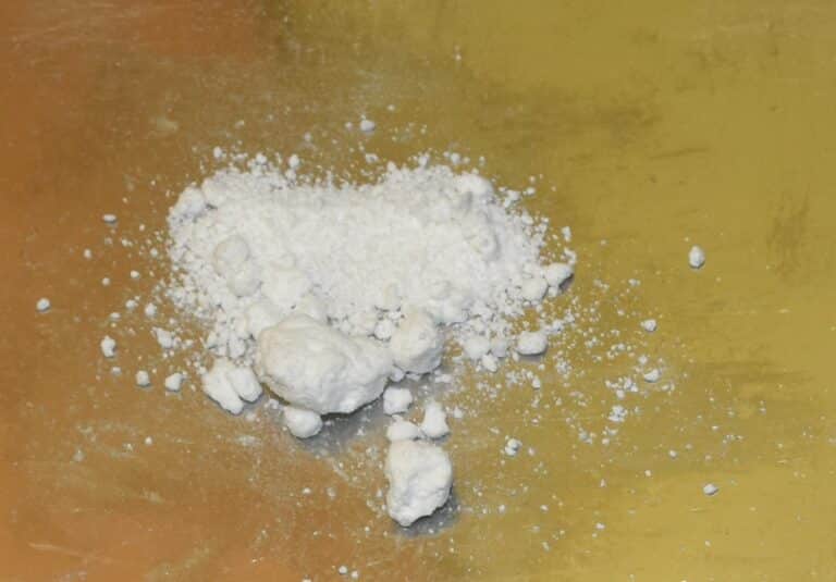 Złapali go na spacerze. Miał przy sobie biały proszek