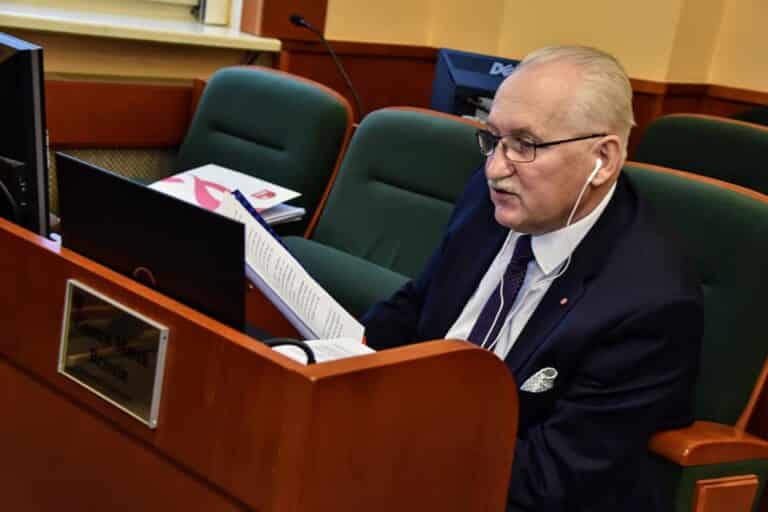 Radni woj. warmińsko-mazurskiego przyjęli budżet na 2021 r.