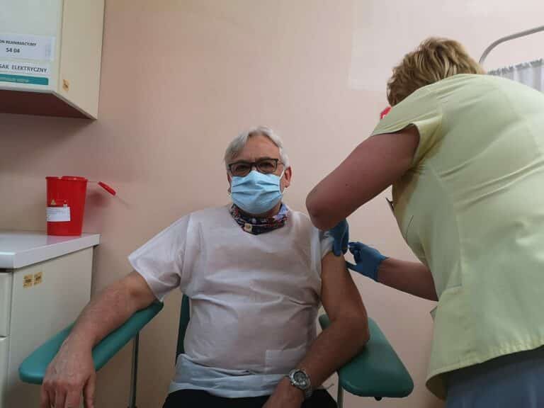 Profesor Maksymowicz zaszczepił się na COVID-19