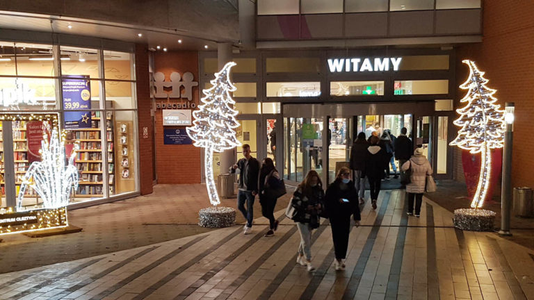 Wybierasz się na zakupy do Galerii Warmińskiej? Utworzyła się gigantyczna kolejka do wejścia