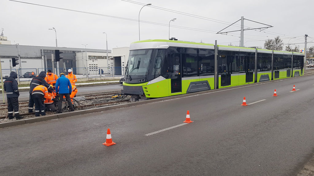 Ćwiczenia z wykolejenia tramwaju. Przygotowania przed wypuszczeniem tureckich pojazdów na ulice Olsztyna