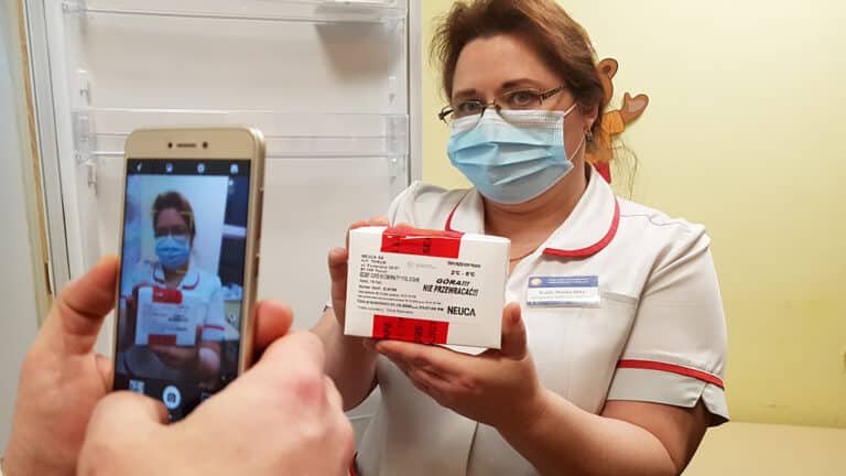 Rozpoczęły się szczepienia przeciwko COVID-19 w Olsztynie