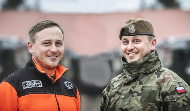 Żołnierz, kt&oacute;ry ratuje życie