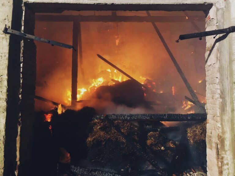 Chciał spalić domek letniskowy sąsiadów. Straty wyceniono na 300 tys. zł