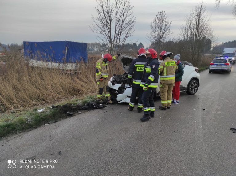Kolejna kolizja na śliskim zakręcie w okolicach Ostródy