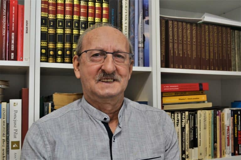 Karty na stół: Jak się wybić do stolicy [OPINIE]