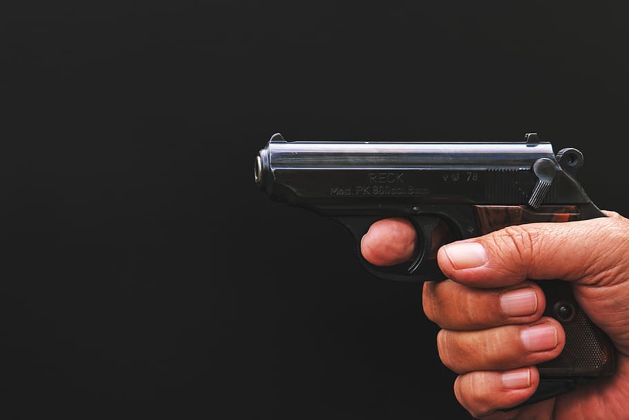 63-latek postrzelony z pistoletu podczas awantury rodzinnej
