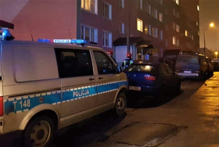 Wr&oacute;cił do domu i zastał w nim innego mężczyznę ze swoją kobietą. Skończyło się krwawą jatką