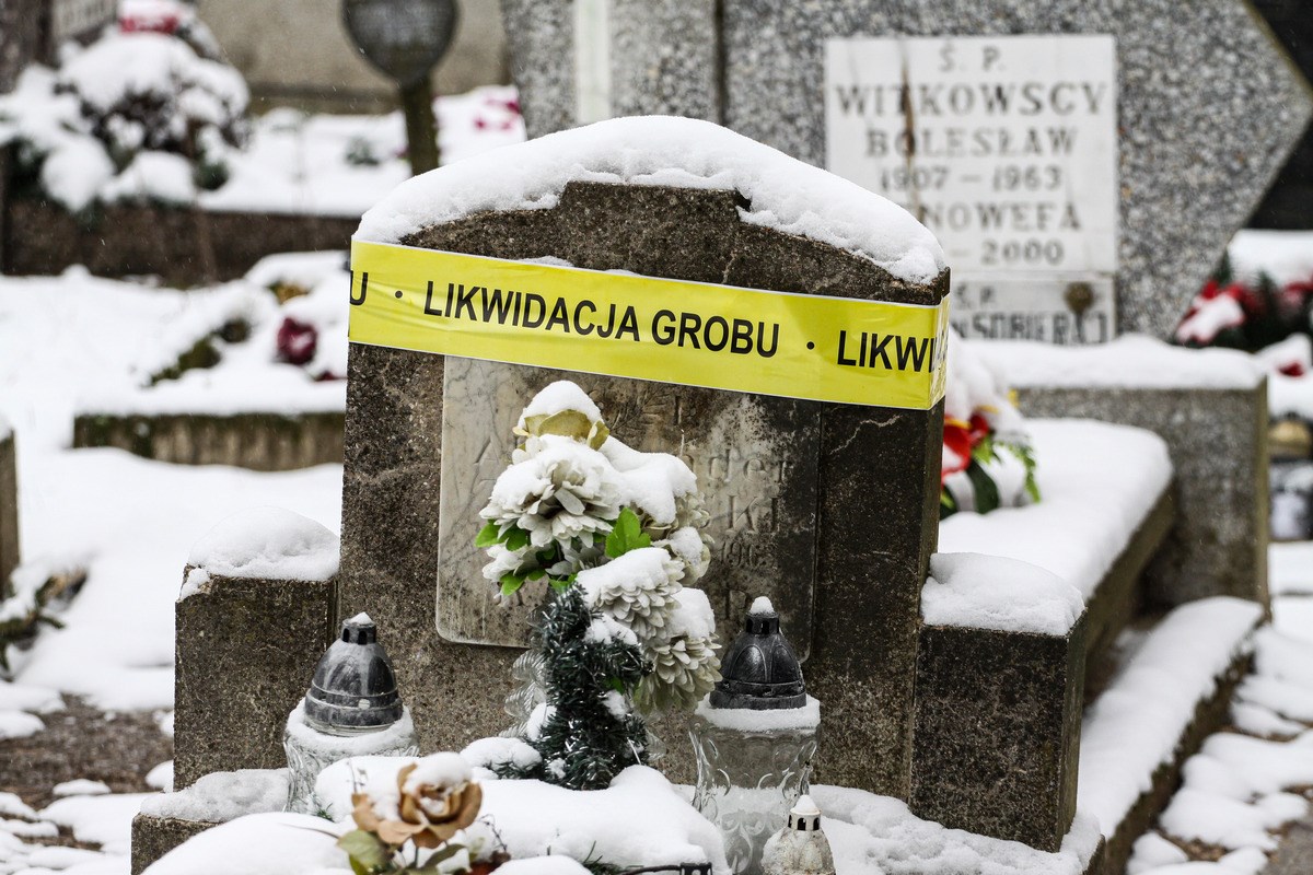 Likwidacja nieopłaconych grobów w Olsztynie i Dywitach
