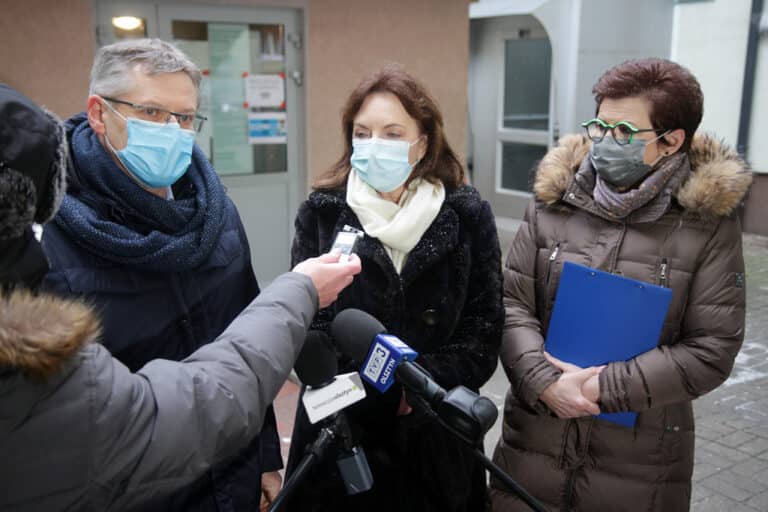 Konferencja KO w Olsztynie w sprawie szczepień