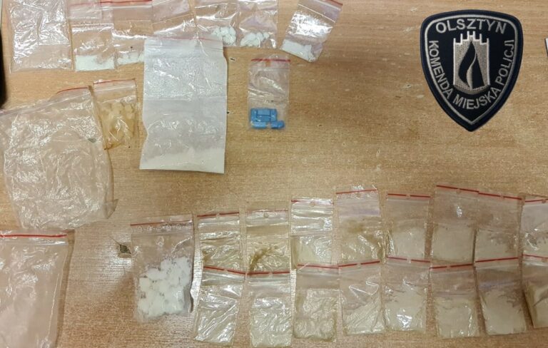 Wpadł w trakcie kontroli drogowej. Miał przy sobie narkotyki r&oacute;żnego rodzaju
