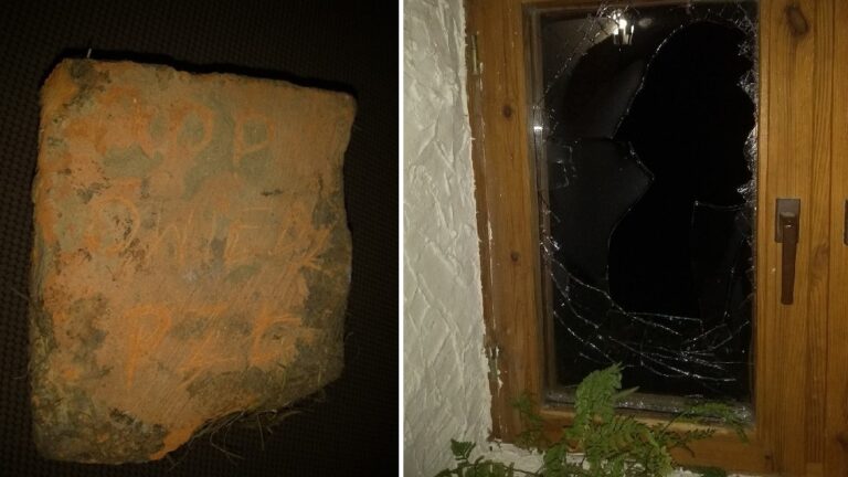 Myśliwi chcą zastraszyć kobietę? Wybito jej szybę w domu