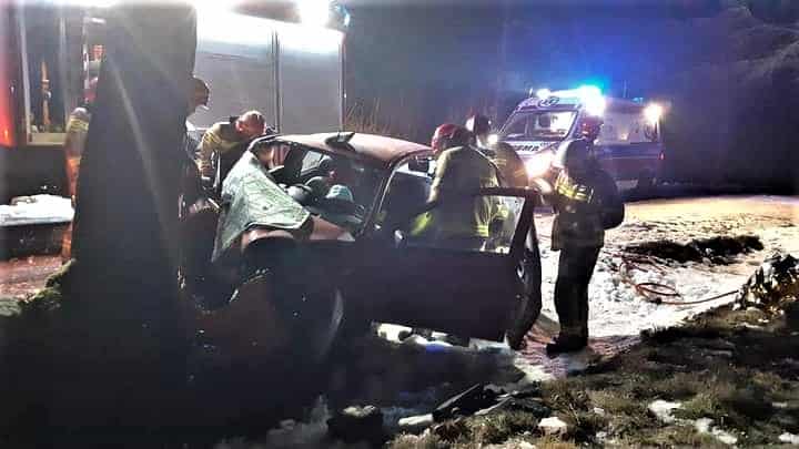 Wypadek Toyoty. Młody kierowca w szpitalu