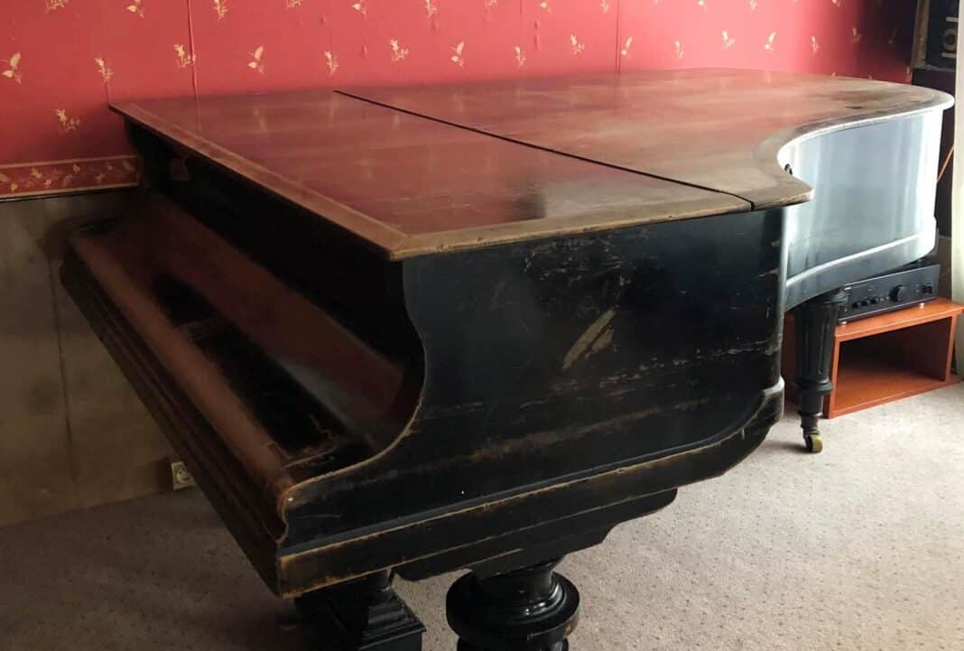 Fortepian z ikonicznej olsztyńskiej restauracji trafia na sprzedaż