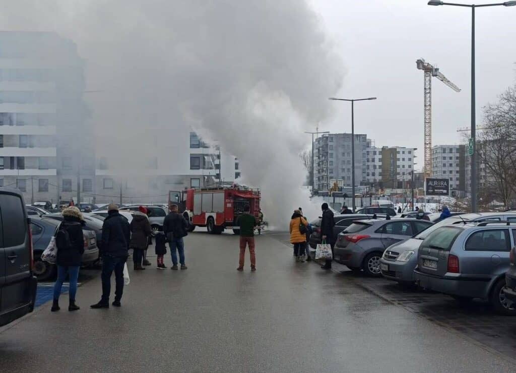 Kolejne dwa samochody spłonęły w Olsztynie
