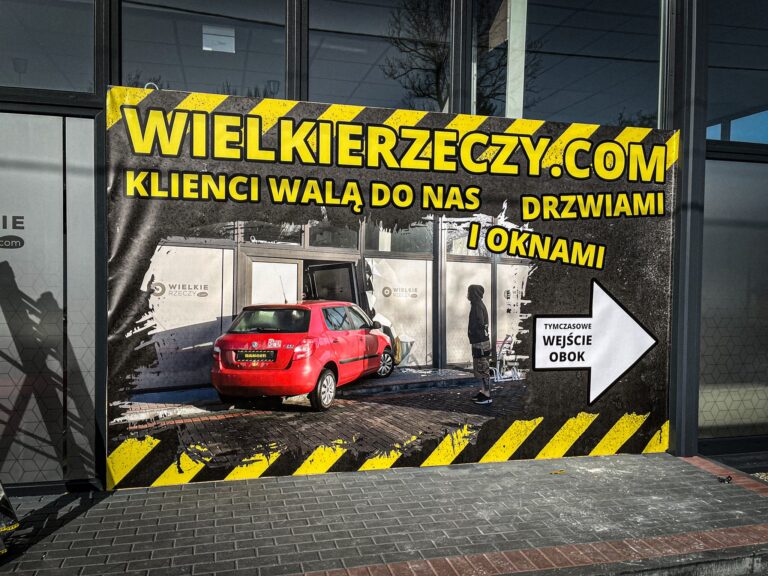 Kobieta wjechała budynek. Firma wykorzystała to jako swoją reklamę