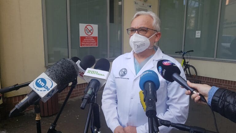 Prof. Maksymowicz ostrzega: brytyjski wariant jest bardziej śmiertelny