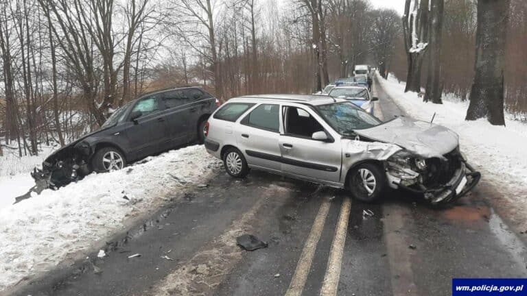 Kto „siedział za kółkiem”? Policjanci badają sprawę wypadku