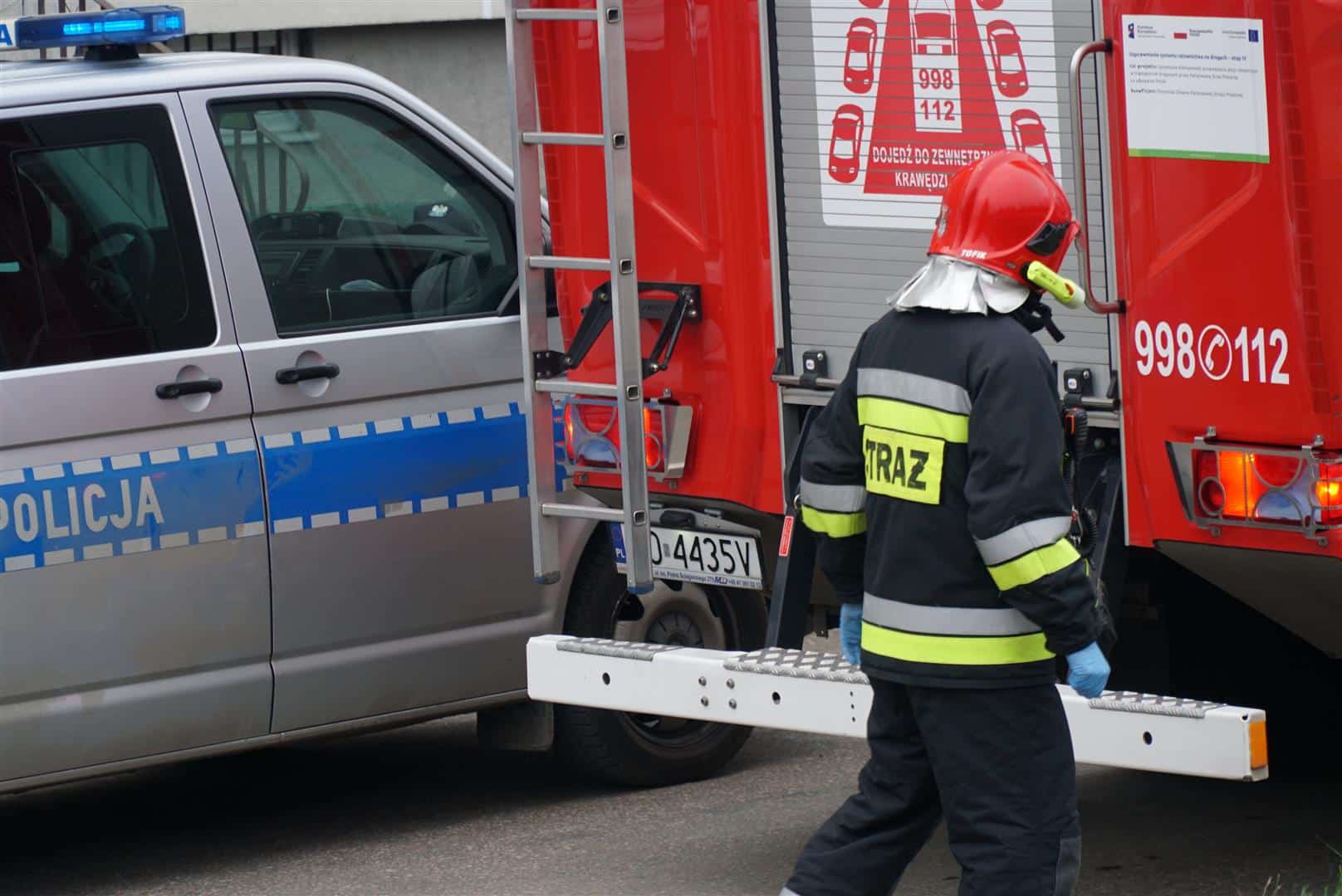 Pożaru samochodu w garażu podziemnym. Ewakuowano mieszkańców bloku