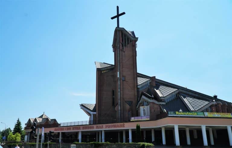 Kości&oacute;ł zgarnie kolejną działkę bez przetargu?