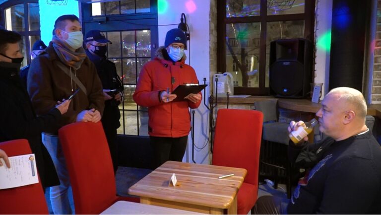 Olsztyński klub walczy o możliwość pozostania otwartym. Sanepid nie wie co dalej