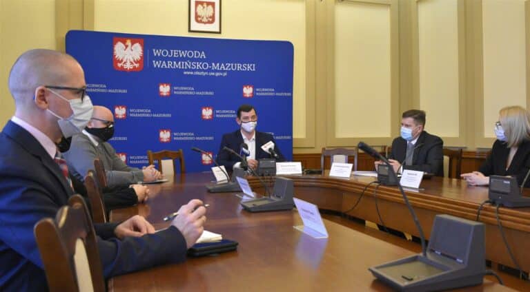 Wybrano 11 dodatkowych mobilnych zespoł&oacute;w szczepiących