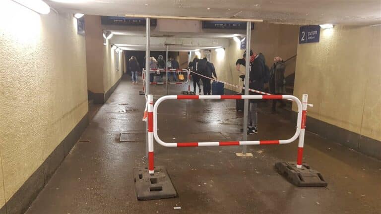 Wali się olsztyński dworzec. Zamontowano specjalne podpory