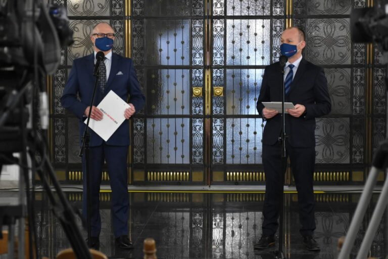 Posiedzenie w sprawie Krajowego Programu Odbudowy. Pieniądze UE dla Polak&oacute;w, nie dla rządu