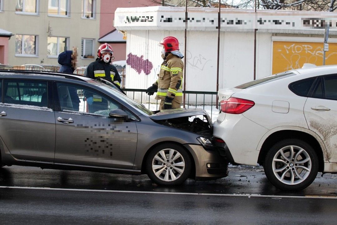 Kolizja drogowa na alei Warszawskiej wypadek Materiał zewnętrzny