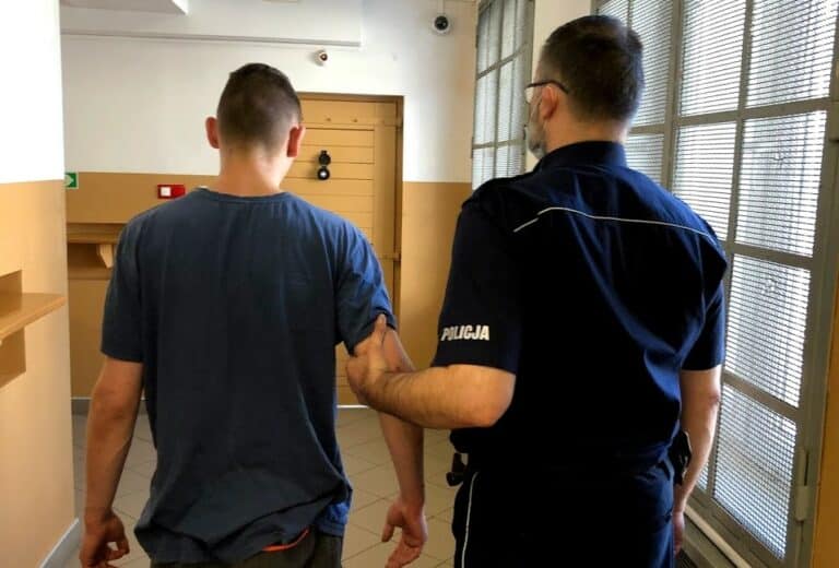 Groził księdzu nożem