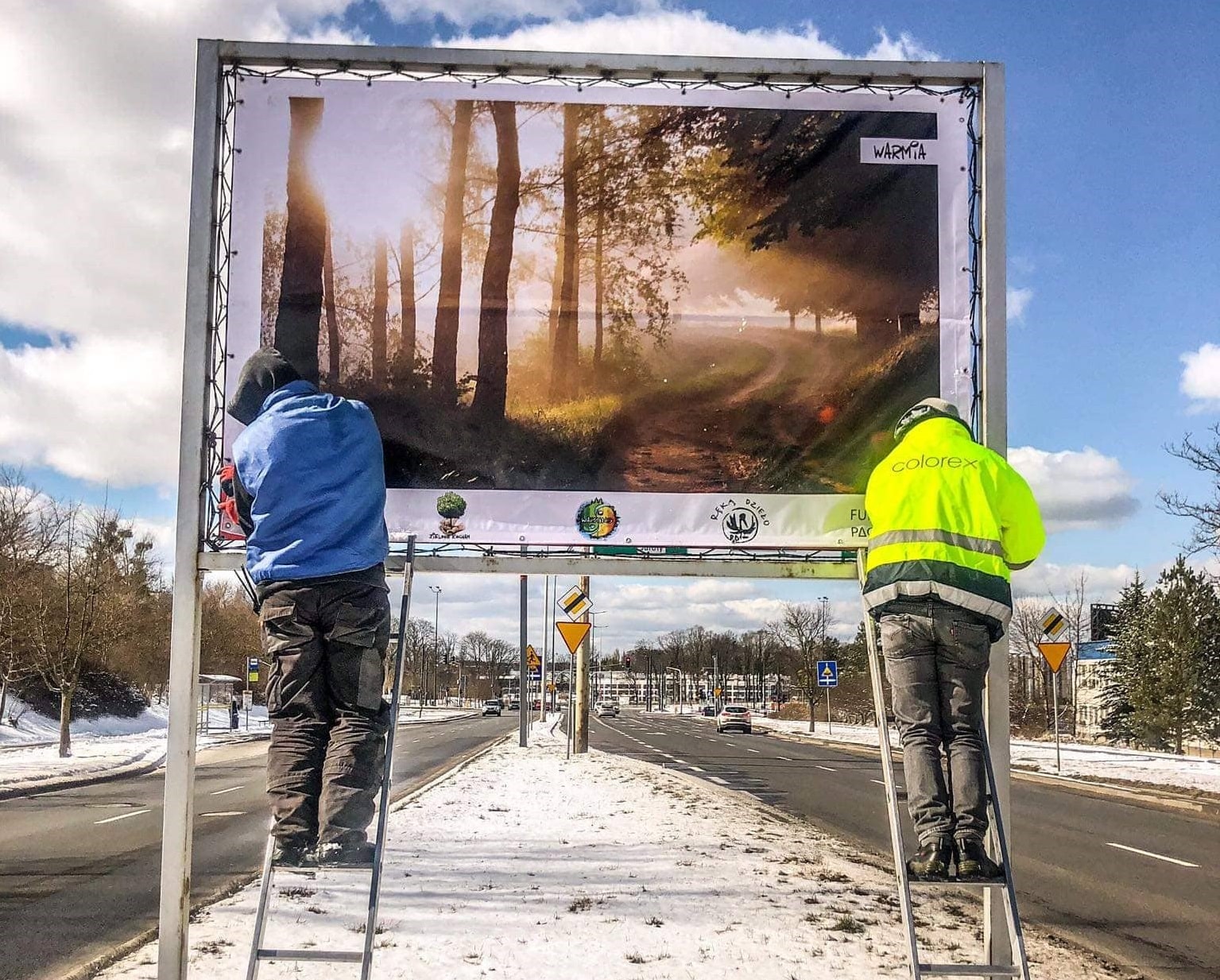 Bilboardy „Z drzewami po drodze” w Olsztynie