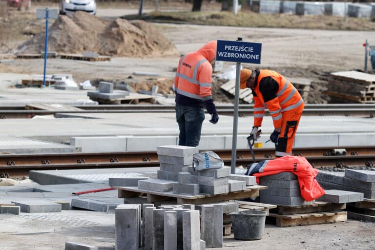 Nowe perony w Olsztynie później niż zakładano