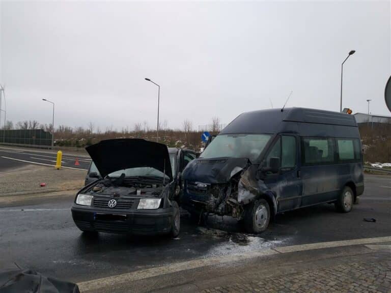 Wypadek na obwodnicy. Auta stanęły w płomieniach