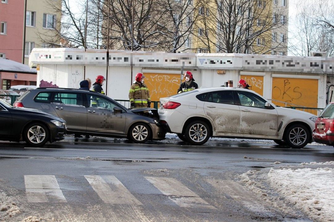 Kolizja drogowa na alei Warszawskiej wypadek Wiadomości, Olsztyn