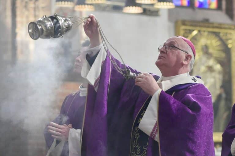 W olsztyńskiej katedrze odbyła się modlitwa w intencji papieża Franciszka