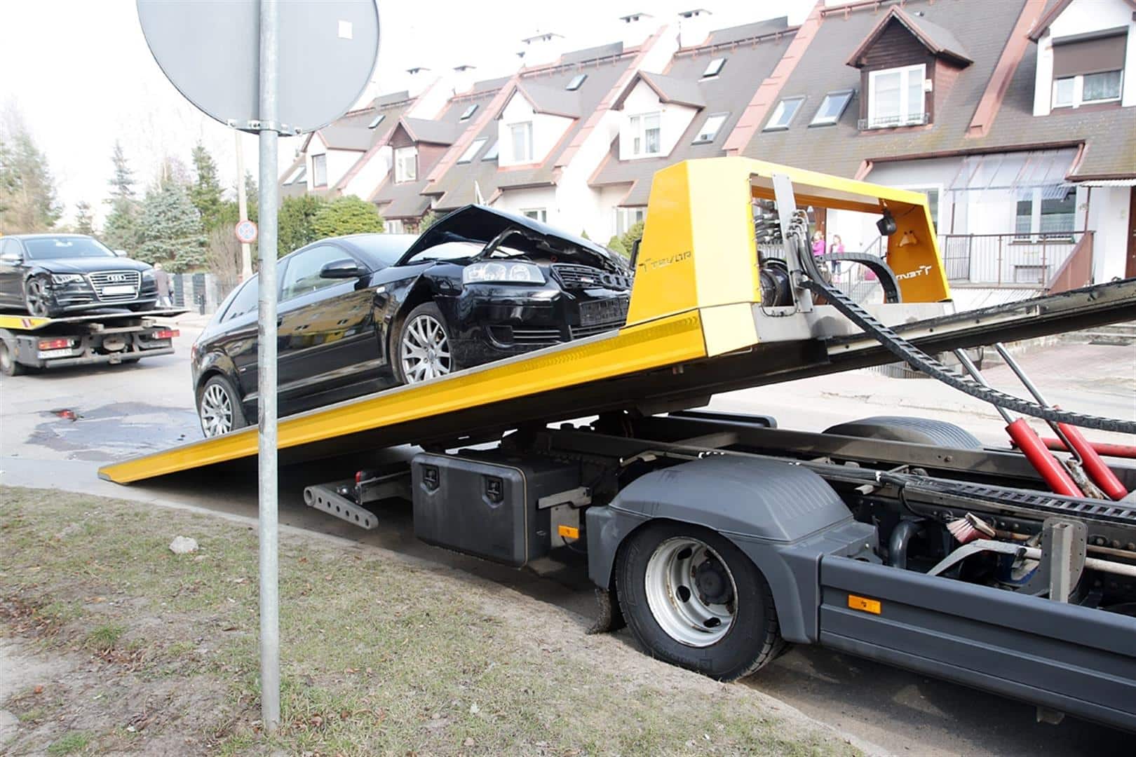 Audi zderzyło się z Audi na ul. Iwaszkiewicza