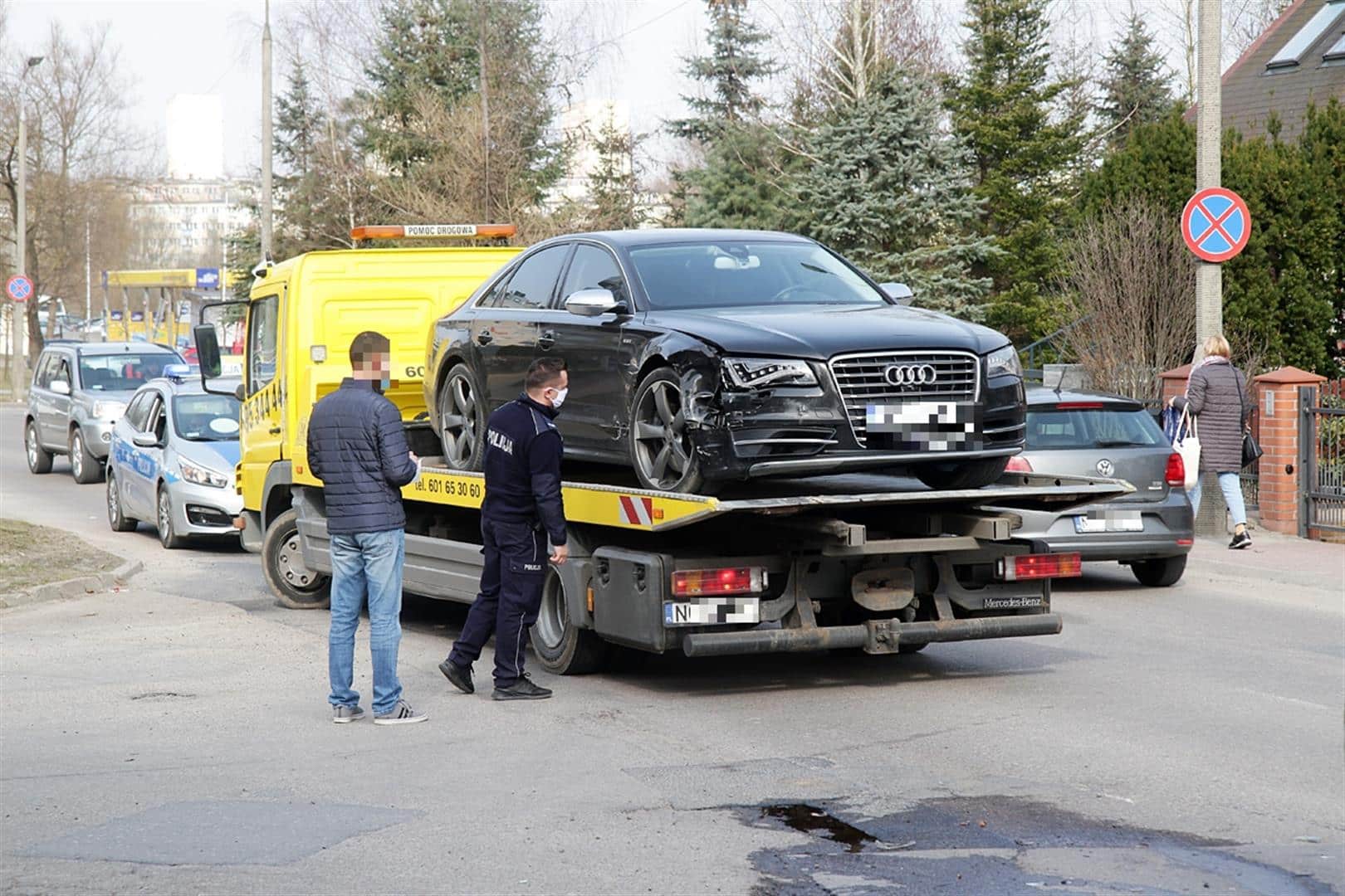 Audi zderzyło się z Audi na ul. Iwaszkiewicza