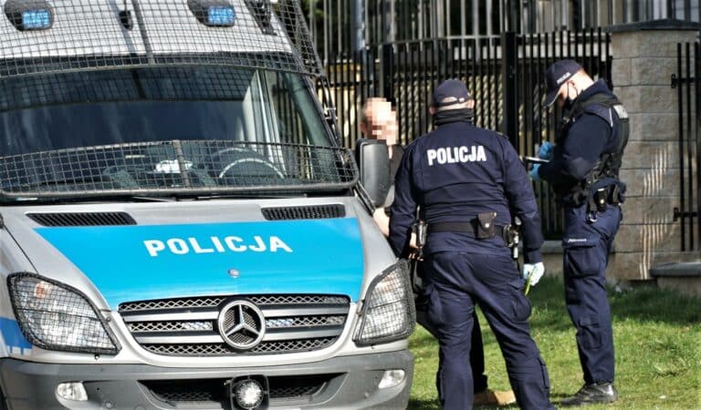 Warmińsko-mazurskie. Ponad 300 mandatów w ciągu doby za łamanie obostrzeń covidowych