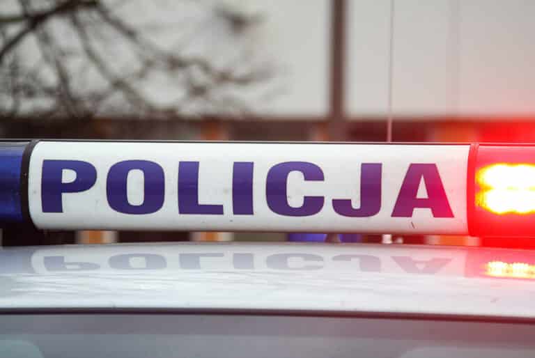 Policja eskortowała kierowcę, który spieszył się do pożaru domu