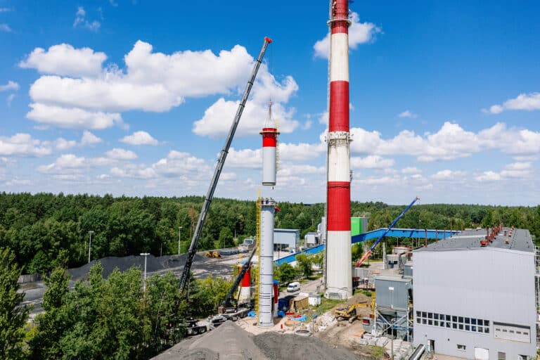 Komin MPEC-u zniknął z krajobrazu Olsztyna. Użyto dynamitu