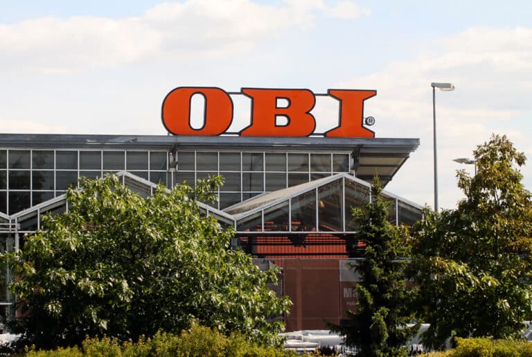 Paradował po OBI z 14-letnią c&oacute;rką bez maseczek. Nie założyli nawet po przyjeździe policji