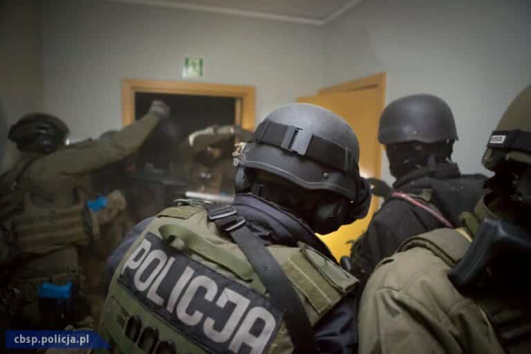 Tymczasowy areszt wobec dwóch mężczyzn, którzy siłą pozbawili wolności 40–latka