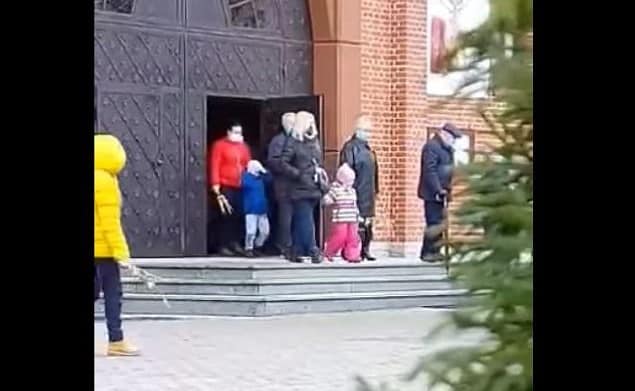 Kontrowersyjne nagranie z olsztyńskiego kościoła. Łamano obostrzenia sanitarne