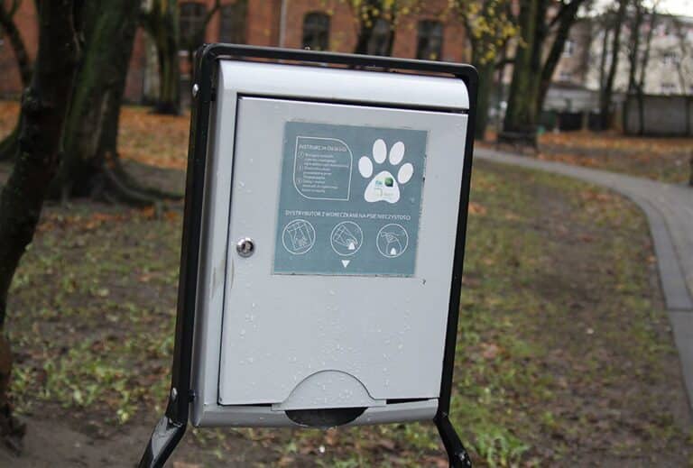 Mieszkaniec Olsztyna dopatruje się nier&oacute;wnego traktowania. Wskazuje na Piotra Grzymowicza