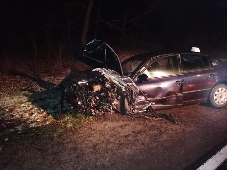 Passat wjechał w BMW. Kolizja pod wiaduktem