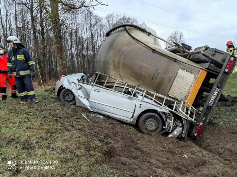 Tragedia na DK16 . Kobietę przygniotła cysterna