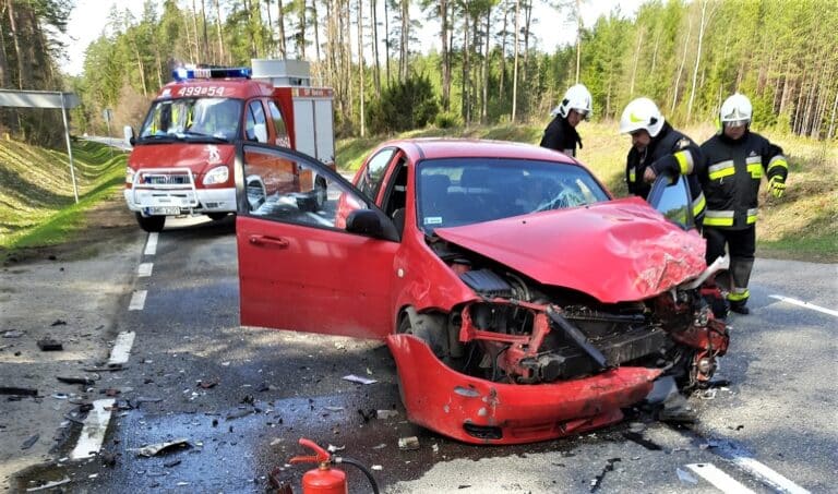 Dwóch kierowców w szpitalu. Groźne zderzenie