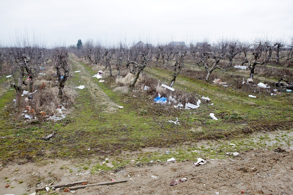 Śmieci z budowy zasypują okolicę Jaroty Wiadomości